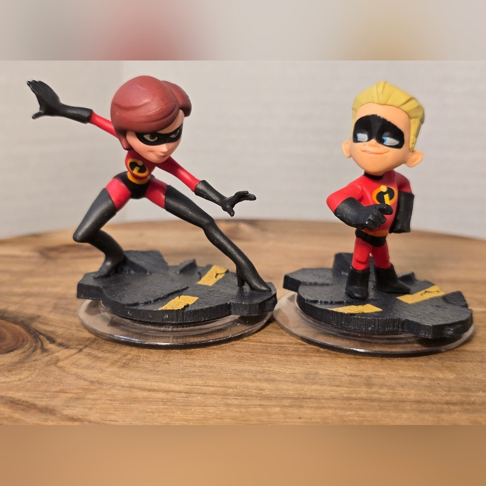 Mrs. Incredible Elastigirl and Dash Disney Infinity Game 4" Figures Toys-to-Life